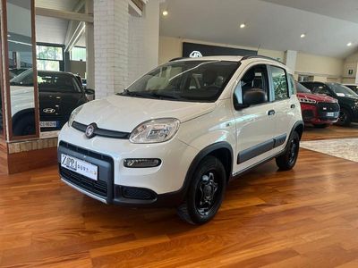 Usata Fiat Panda 4x4 S 84 CV (61 kW) 2019 Bianco Utilitaria