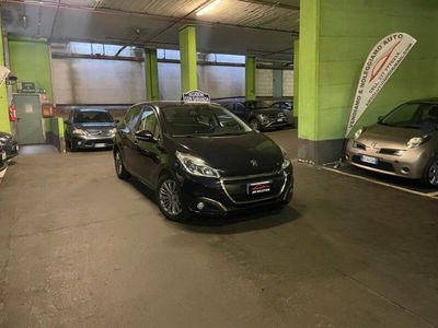 usata Peugeot 208 PureTech 1.2 5 porte Neopatentato