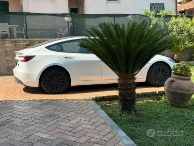 Usata Tesla Model 3 Standard Range 88 kW (120 CV) 2023 Bianco Berlina