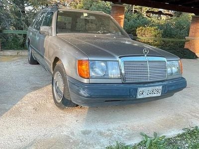 Usata Mercedes 230 1986 Grigio Station wagon