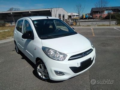 Usata Hyundai i10 Edition 69 CV (50 kW) 2012 Bianco Utilitaria