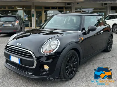 Usata Mini Cooper 75 CV (55 kW) 2016 Nero Utilitaria