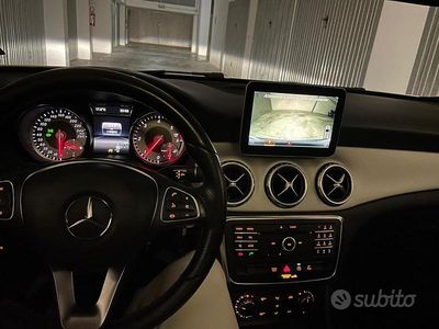 Usata Mercedes GLA220 170 CV (125 kW) 2017 Bianco SUV