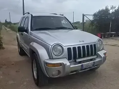 Usata Jeep Cherokee 143 CV (105 kW) 2004 SUV