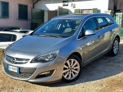 Usata Opel Astra Cosmo 110 CV (80 kW) 2014 Grigio Station wagon