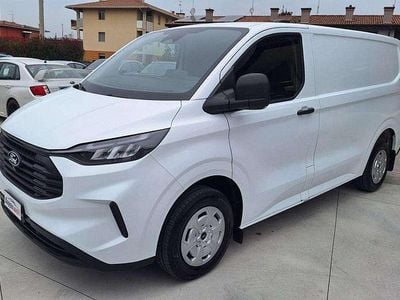 Usata Ford Transit Custom Trend 136 CV (100 kW) 2024 Bianco pastello Berlina