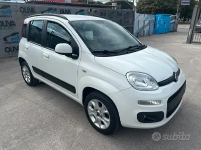 Usata Fiat Panda Lounge 80 CV (58 kW) 2014 Bianco Utilitaria