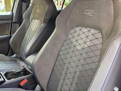 Occasion VW Golf VIII R-line Plus 150 ch (110 kW) 2025 Bleue Berline