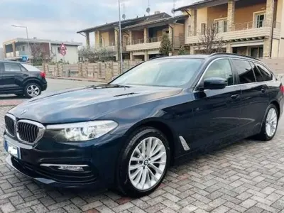 Usata BMW 520 Comfort Edition 190 CV (139 kW) 2019 Blu/azzurro Station wagon