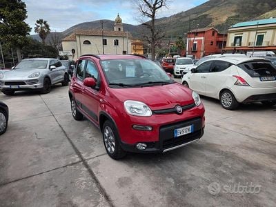 Usata Fiat Panda 4x4 S 75 CV (55 kW) 2014 Rosso Utilitaria