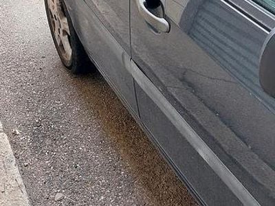 Usata Ford Fiesta 53 CV (38 kW) 2002 Grigio Utilitaria