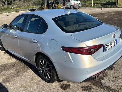 Usata Alfa Romeo Giulia 150 CV (110 kW) 2018 Grigio Berlina