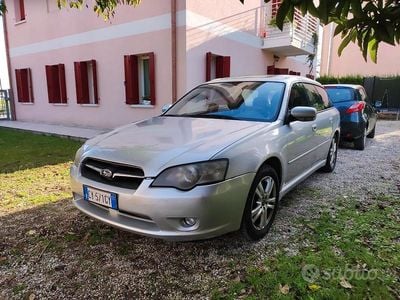 Usata Subaru Legacy 165 CV (121 kW) 2005 Grigio Station wagon