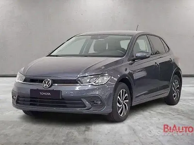 Usata VW Polo Life 95 CV (69 kW) 2024 Grigio Utilitaria