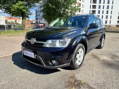 Usado Fiat Freemont Urban 140 HP (102 kW) 2012 Azul SUV