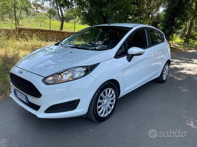 Usata Ford Fiesta ST-Line 75 CV (55 kW) 2017 Bianco Berlina