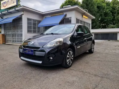 Usata Renault Clio II Dynamique 75 CV (55 kW) 2011 Other Berlina