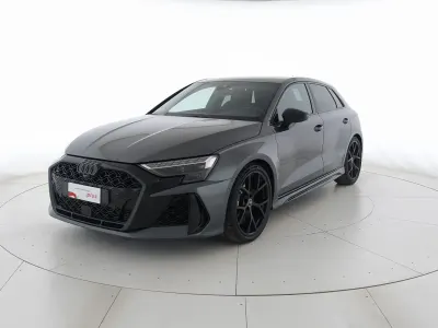Usata Audi RS3 Comfort 400 CV (294 kW) 2025 Grigio daytona perlato Berlina