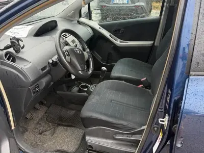 Usata Toyota Yaris Sol 69 CV (50 kW) 2007 Blu Utilitaria