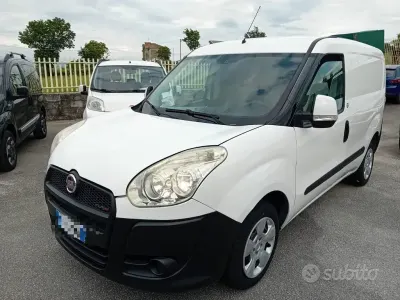 Usata Fiat Doblò 105 CV (77 kW) 2012 Bianco Monovolume