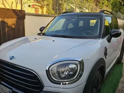 Usata Mini One Countryman 102 CV (75 kW) 2018 Bianco SUV