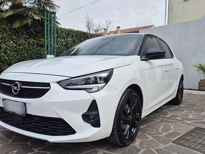 Usata Opel Corsa GS Line 101 CV (74 kW) 2020 Bianco Utilitaria