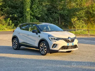 Usata Renault Captur Zen 131 CV (96 kW) 2020 Beige SUV