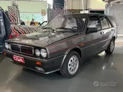Usata Lancia Delta 166 CV (122 kW) 1987 Grigio Utilitaria