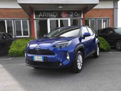 Usata Toyota Yaris Cross Active 92 CV (67 kW) 2022 Dark blue met SUV
