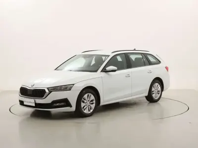 Usata Skoda Octavia Executive 116 CV (85 kW) 2022 Bianco Station wagon