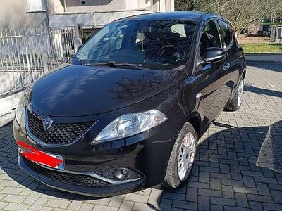 Usata Lancia Ypsilon Gold 69 CV (50 kW) 2018 Utilitaria