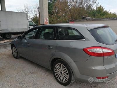 Usata Ford Mondeo Ghia 140 CV (102 kW) 2008 Grigio Station wagon