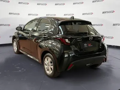 Nuova Mazda 2 116 CV (85 kW) 2026 Opera black Utilitaria