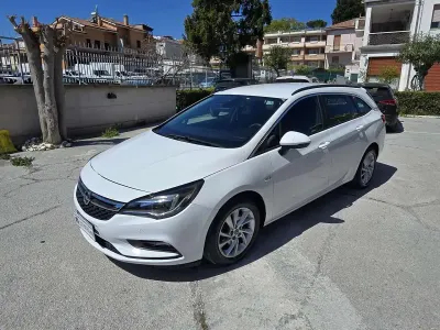 Begagnad Opel Astra Sport 136 HK (100 kW) 2019 Vit Kombi