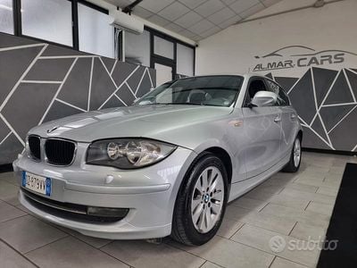 Usata BMW 118 143 CV (105 kW) 2010 Grigio Utilitaria