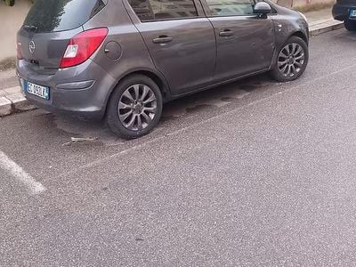 Usata Opel Corsa 85 CV (62 kW) 2010 Grigio Utilitaria