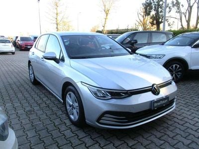Usata VW Golf VIII Life 116 CV (85 kW) 2023 Argento Berlina