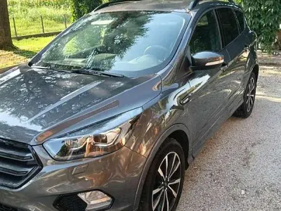 Usata Ford Kuga ST-Line 120 CV (88 kW) 2019 Grigio SUV