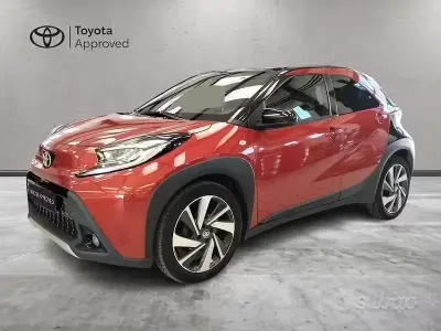Usata Toyota Aygo X Lounge 72 CV (52 kW) 2022 Rosso SUV
