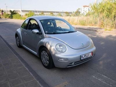Usata VW New Beetle 102 CV (75 kW) 2001 Argento Utilitaria