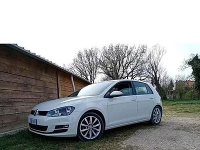 Używany VW Golf VII Highline 150 KM (110 kW) 2013 Biały Sedan/Limuzyna