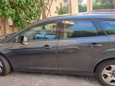 Usata Ford Focus 120 CV (88 kW) 2016 Grigio Station wagon