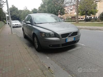 Usata Volvo S40 140 CV (102 kW) 2005 Grigio Berlina