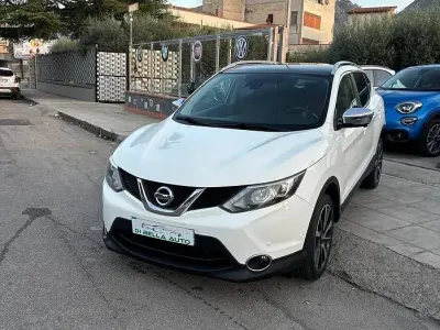 Usata Nissan Qashqai Tekna 131 CV (96 kW) 2017 Bianco SUV