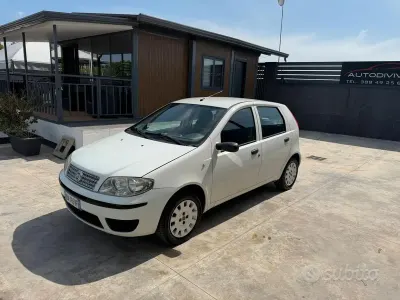 Usado Fiat Punto Active 60 CV (44 kW) 2009 Blanco Utilitario