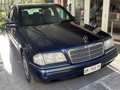 Usata Mercedes C200 192 CV (141 kW) 1996 Blu Berlina