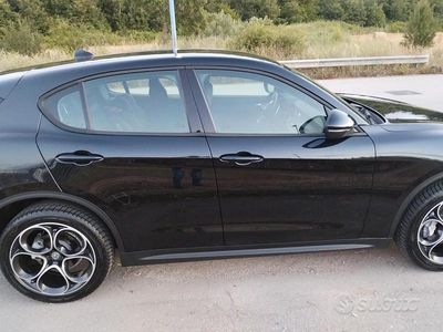 Käytetty Alfa Romeo Stelvio 200 HP (147 kW) 2019 Musta Katumaasturi