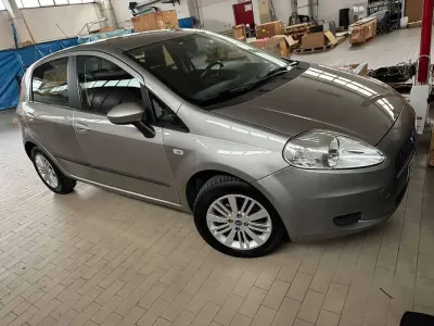 Usata Fiat Grande Punto 65 CV (47 kW) 2007 Grigio Utilitaria