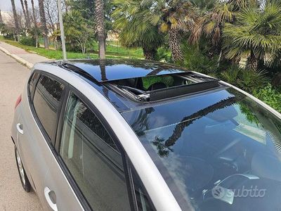 Usata Kia Venga 90 CV (66 kW) 2013 Grigio Utilitaria