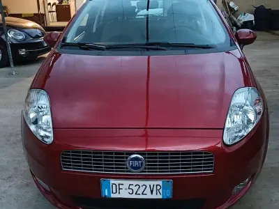 Usata Fiat Grande Punto Active 65 CV (47 kW) 2007 Rosso Utilitaria